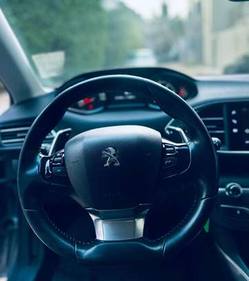 Peugeot 308 venant année 2019 diesel image 8