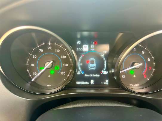 F-PACE 2020 image 11