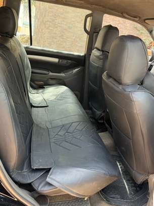 Toyota Landre cruiser vx image 9