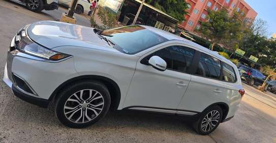 Mitsubishi Outlander 2018 image 2