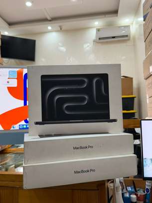 MacBook Pro 14 Pouces – Puce M5 (16 Go RAM, 512 Go SSD) image 3