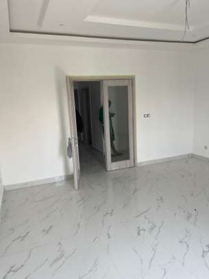 Appartement F3 neuf à louer aux mamelles à 400 000 image 4
