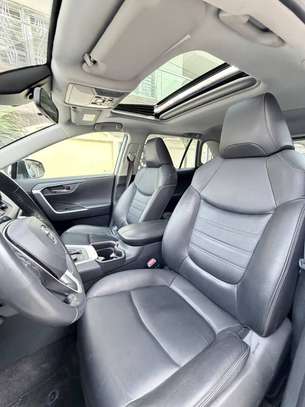 TOYOTA RAV4  ANNÉE 2021 image 4