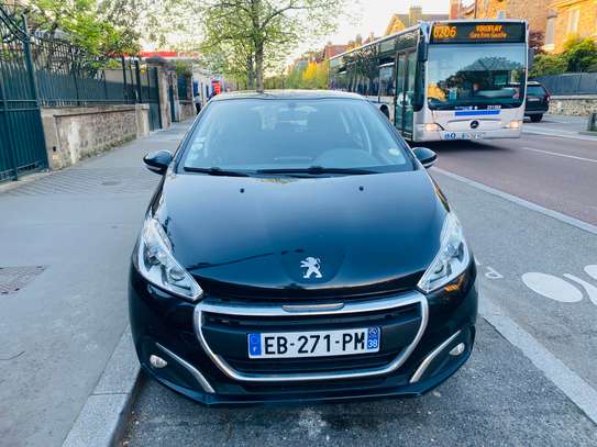Peugeot 208 sous douane image 6