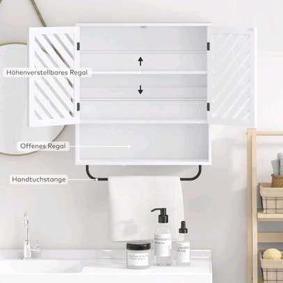 Armoire murale bois avec porte-serviettes image 3