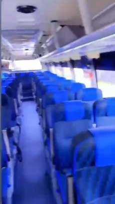 Bus 50 places climatisé a louer image 2