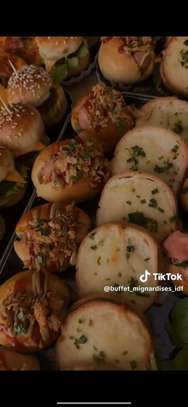 Plateau de pack salés varié prêt à servir pour réception image 5