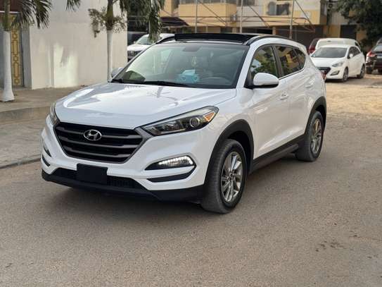 Hyundai tucson image 2