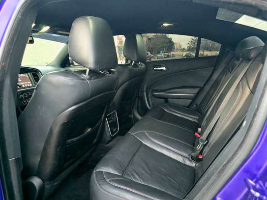 Dodge Charger SXT 2018 image 9