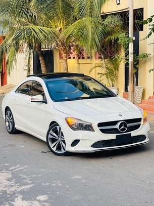 Mercdes CLA Luxe image 3
