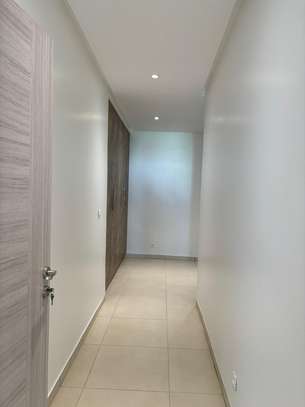 F4 à vendre au point e au 8 ème étage  208 m² image 5