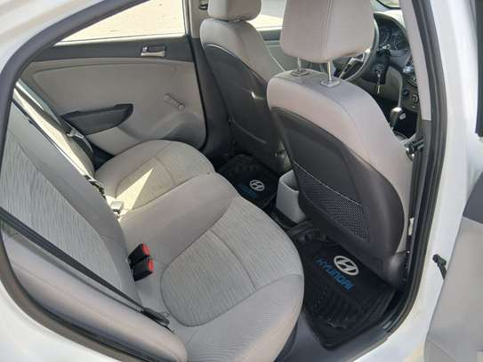 Vente Hyundai Accent 2017 image 10