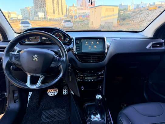 Peugeot 2008 année 2018 diesel automatique image 8