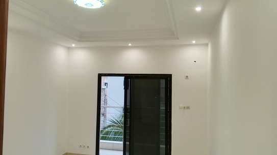 Appartement F3 à louer a Sicap Foire image 2