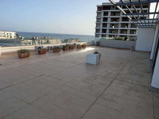 Appartement en duplex à louer aux almadies ( penthouse) image 6