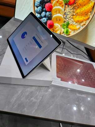 Microsoft surface pro Snapdragon image 2