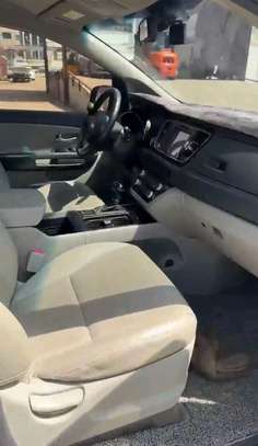 Kia carnaval 7places automatique diesel image 4