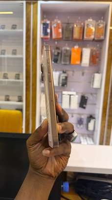 iPhone 16 Pro Max 256G Sim Physique image 4