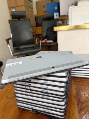 Microsoft Surface G2 2-in-1 image 5