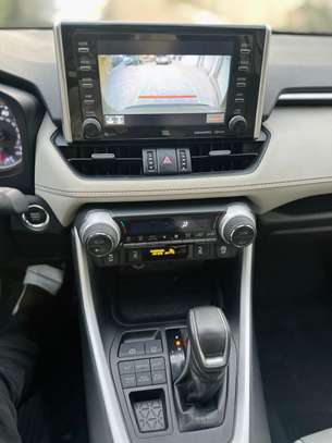 TOYOTA RAV4 XLE AWD 2021 image 4