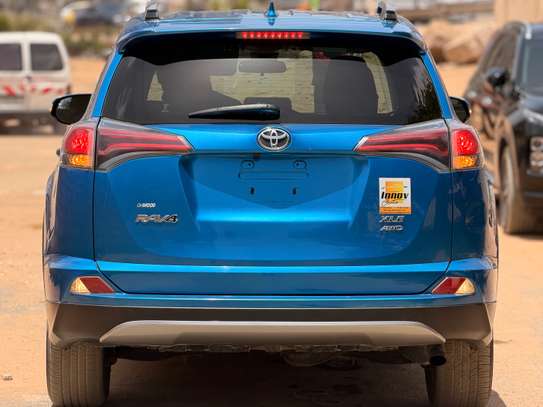 TOYOTA RAV4 XLE AWD  2017 image 5