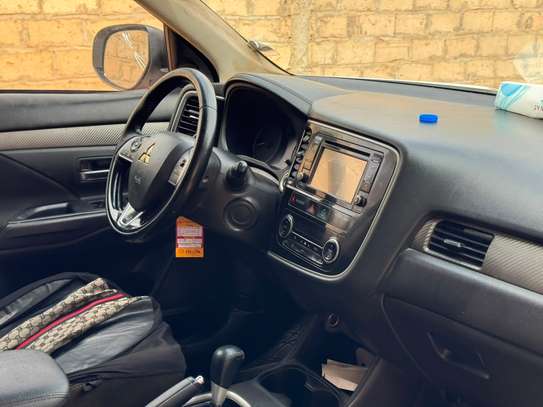 Mitsubishi Outlander 7 places spacieux image 10
