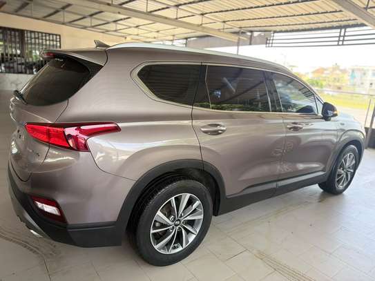 Marque : HYUNDAI 🔘Modèle : *SANTAFE * 🔘Année : 2019 image 3