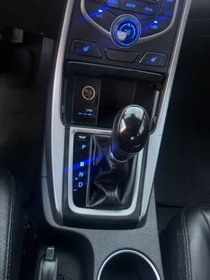 Hyundai Elantra 2016 image 4
