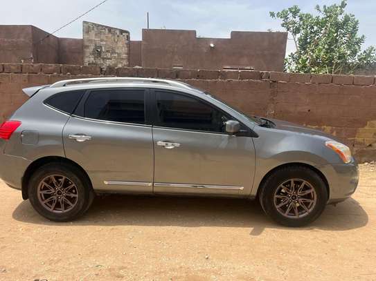 Nissan rogue image 2
