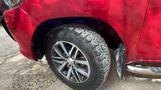 Toyota Hilux image 4