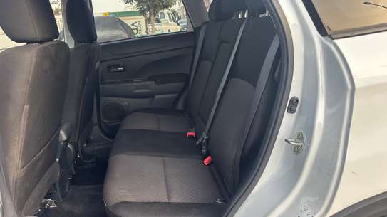 MITSUBISHI OUTLANDER image 12