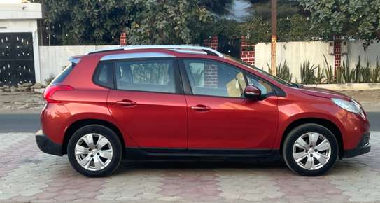 Peugeot 2008 image 3