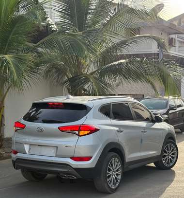 Hyundai teucson image 6