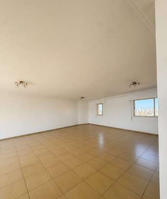 Duplex lumineux avec vue mer usage de bureaux image 4