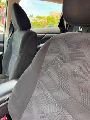 Nissan Rogue 2015 image 9