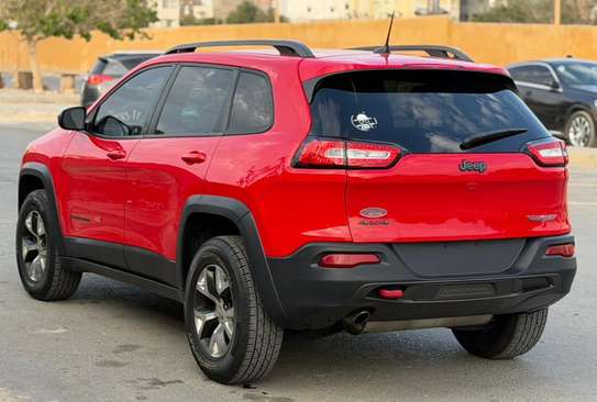 Jeep Cherokee trail walk image 5