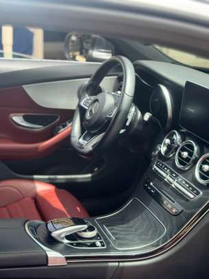 Mercedes Benz class C image 3