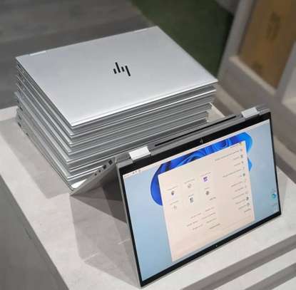 Hp EliteBook 830 G8 2 in 1(Yoga) i5 11th Génération image 2