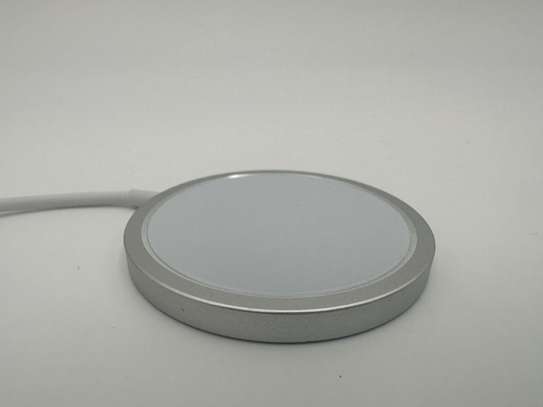 Chargeur IPhone sans fil MagSafe MHXH3AM/A A2140 - 20W image 6