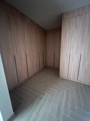 Spacieux appartement F5 à louer au Point E (piscine) image 8