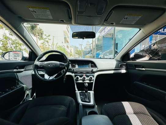 ✨ Hyundai Elantra 2020 – Style et Performance image 5