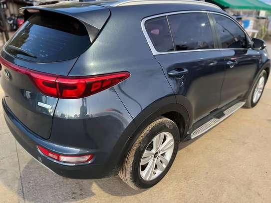 Kia sportage SUV 2018 Gris foncé image 5