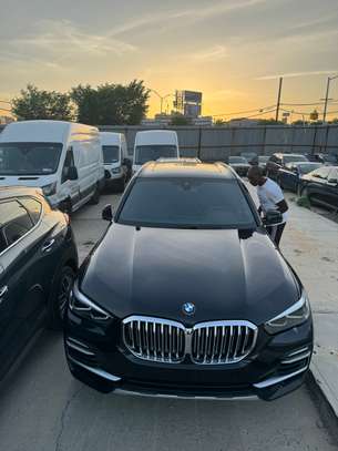 2020 BMW X5 40i Black on Black image 4