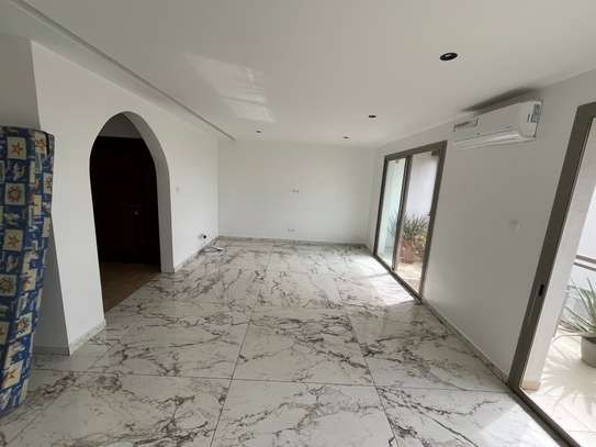 Appartement F4 à vendre au plateau image 2