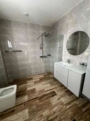 Appartement 4 chambres salon à louer image 14