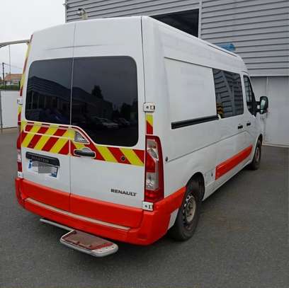 AMBULANCE RENAULT MASTER image 6