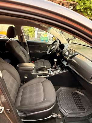 KIA SPORTAGE image 3