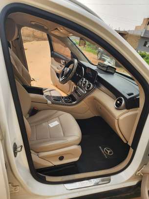 Mercedes benz GLC300 image 12