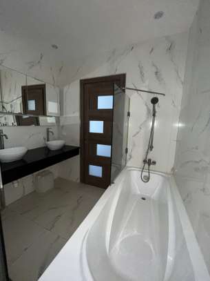 Appartement à louer au Point E image 8