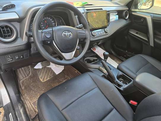 Toyota RAV4 2018 image 4
